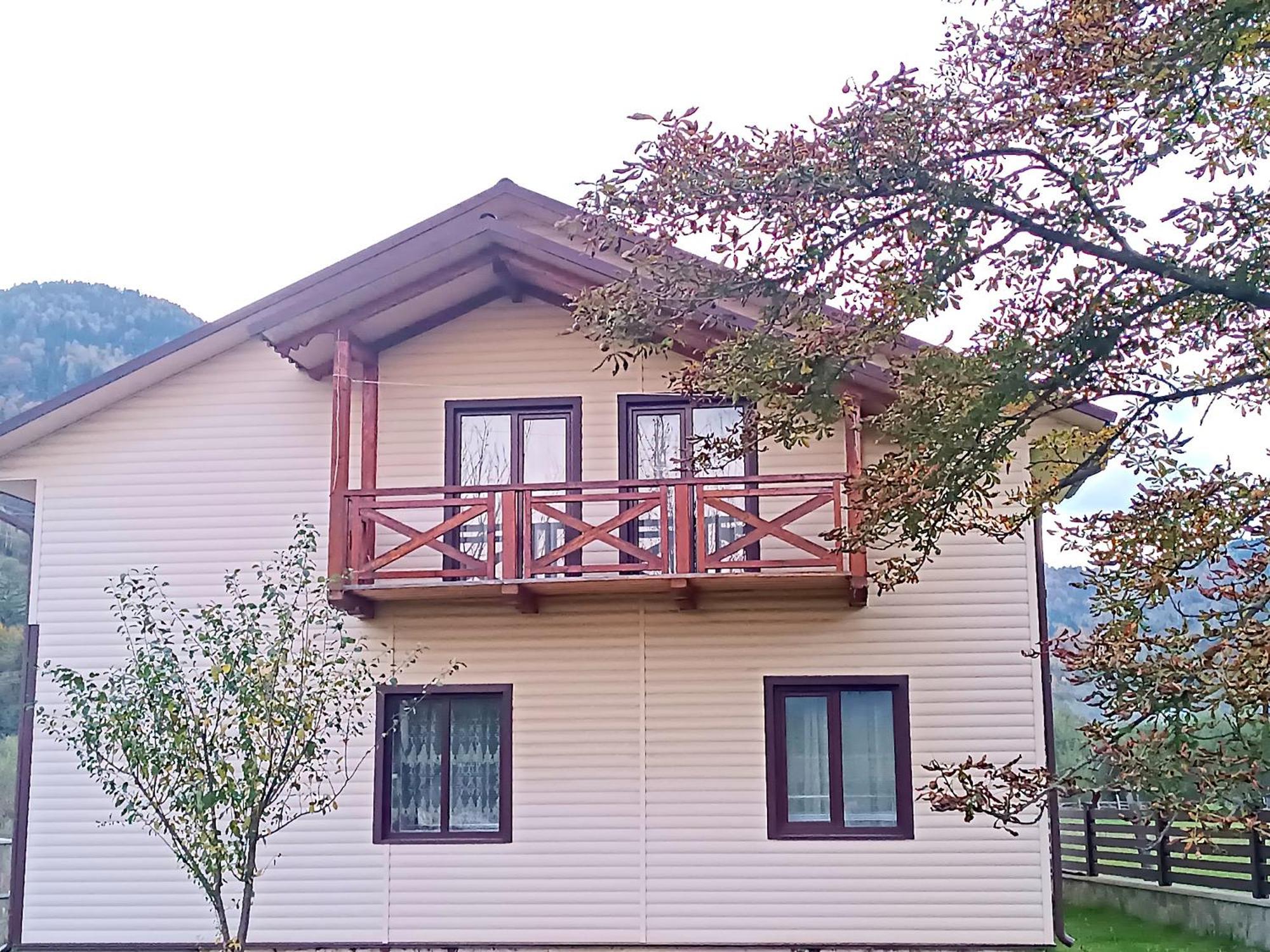Apartamento Гірська Роса Verkhniy Yasenov Exterior foto
