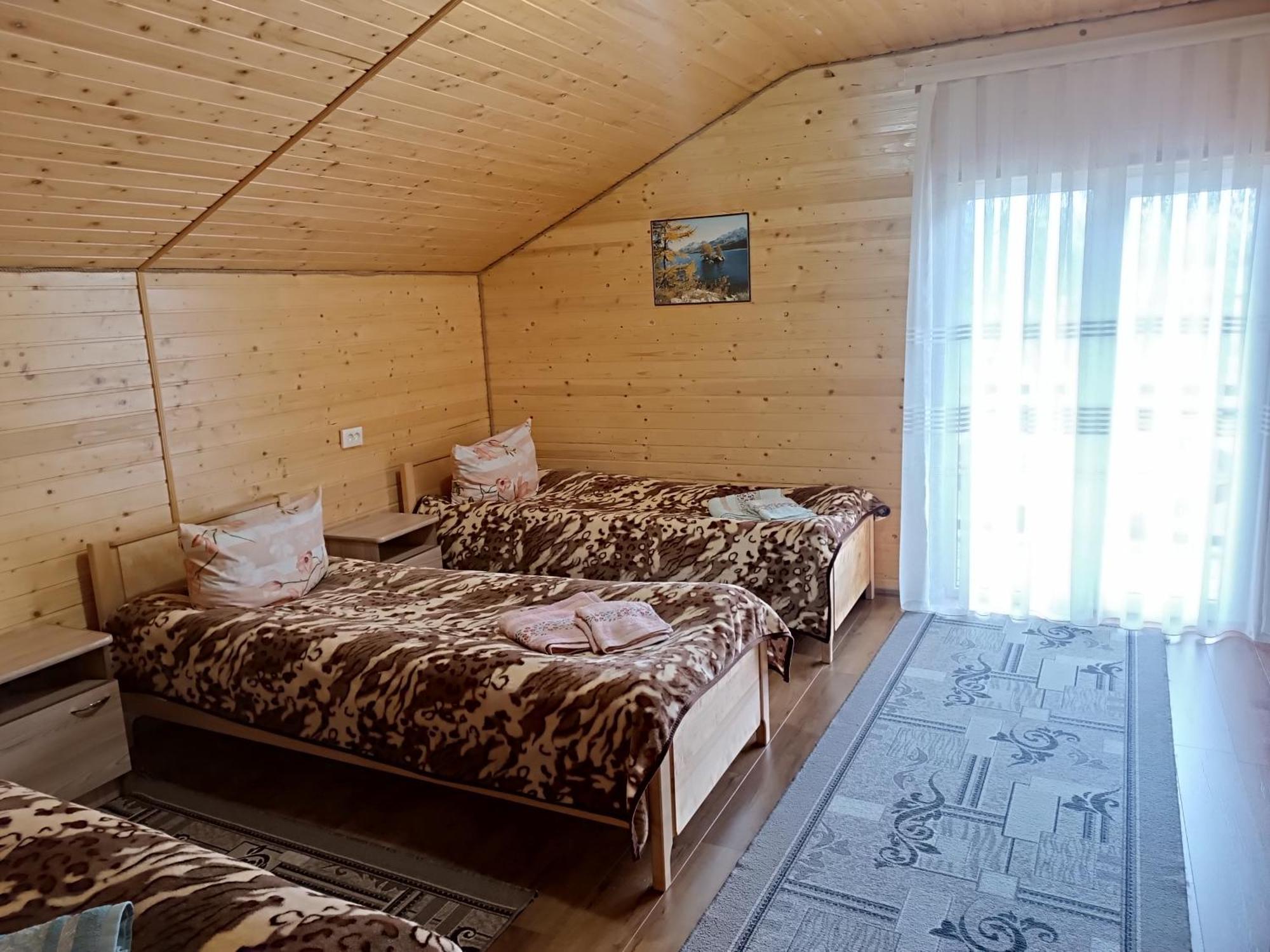 Apartamento Гірська Роса Verkhniy Yasenov Exterior foto